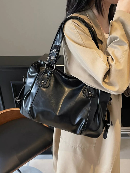 Vintage Leather Handbag - Timeless Elegance in a Classic Design - Clairevolve